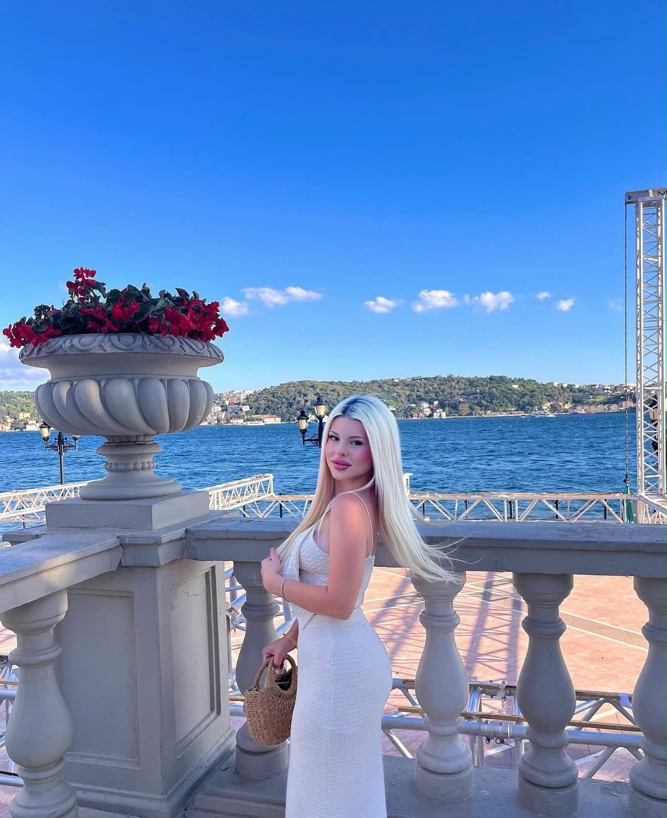NAZLI